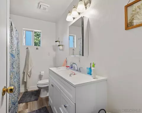 1061 Prospect Pl, Vista, CA 92081 photo 17