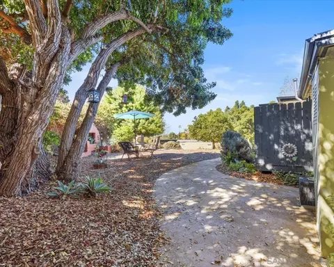 1061 Prospect Pl, Vista, CA 92081 photo 7
