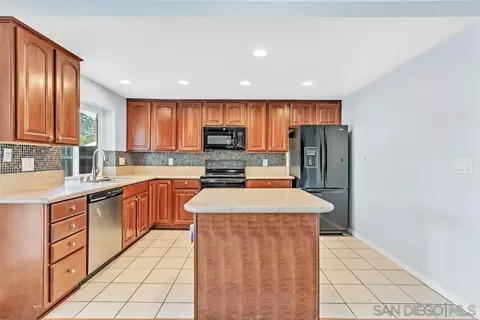 Kitchen - 10102 Wycliffe St, Santee, CA 92071 photo 2 of 4