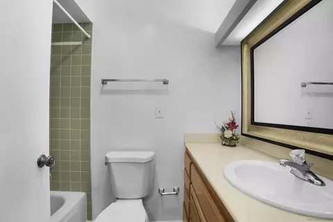 Bath - 6455 La Jolla Blvd UNIT 243, La Jolla, CA 92037 photo 3 of 3