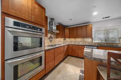 8955 Greenview Pl, Spring Valley, CA 91977 photo 7