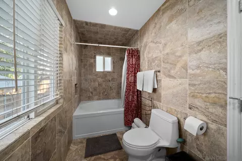 8955 Greenview Pl, Spring Valley, CA 91977 photo 18