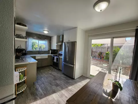 Kitchen - 13243 Saddle Rdg, Lakeside, CA 92040 photo 2 of 2