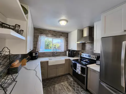 Kitchen - 13243 Saddle Rdg, Lakeside, CA 92040 photo 1 of 2
