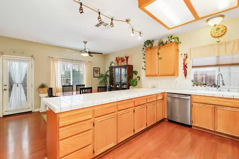 Kitchen - 1158 Farview Ct, El Cajon, CA 92021 photo 2 of 3