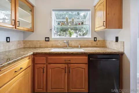 Kitchen - 4436 Skimmer Way, Oceanside, CA 92057 photo 4 of 6
