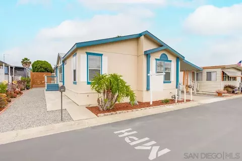 1010 E Bobier #182, Vista, CA 92084 photo 2