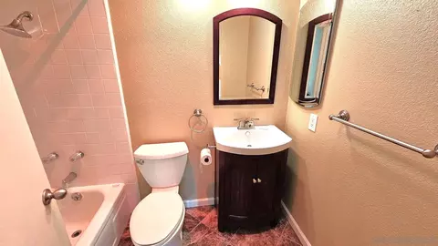 Bath - 1964 Fairlee Dr, Encinitas, CA 92024 photo 1 of 2