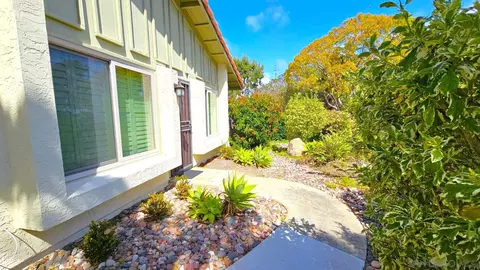 Exterior - 1964 Fairlee Dr, Encinitas, CA 92024 photo 3 of 13