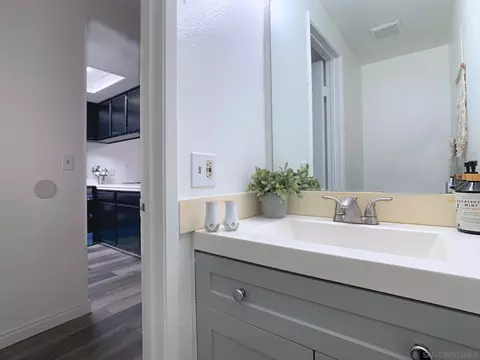 Bath - 1168 Decker St #C, El Cajon, CA 92019 photo 2 of 2