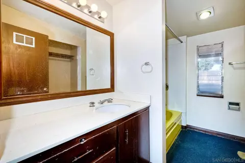 Bath - 26419 N Broadway, Escondido, CA 92026 photo 3 of 3
