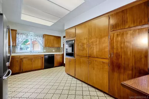 Kitchen - 26419 N Broadway, Escondido, CA 92026 photo 2 of 3