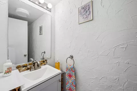 Bath - 3232 Ricewood Dr, Oceanside, CA 92058 photo 1 of 3