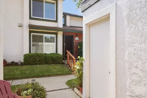 Exterior - 2033 Shadytree Ln, Encinitas, CA 92024 photo 9 of 15