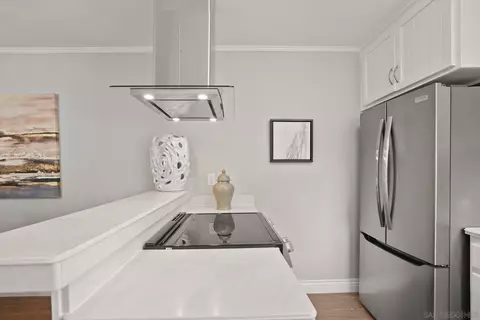 Kitchen - 2033 Shadytree Ln, Encinitas, CA 92024 photo 6 of 6