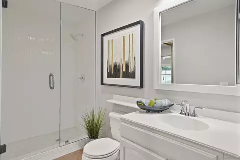 Bath - 2033 Shadytree Ln, Encinitas, CA 92024 photo 1 of 3