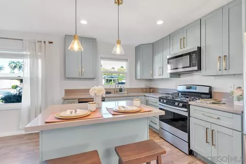 Kitchen - 9135 Willowgrove Ave, Santee, CA 92071 photo 2 of 4