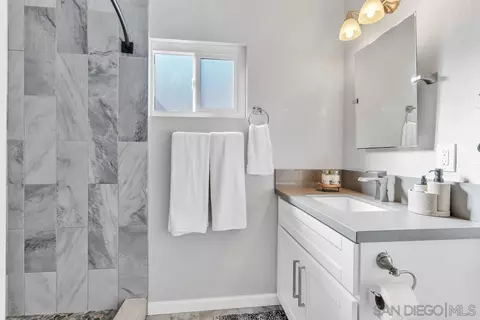 Bath - 9135 Willowgrove Ave, Santee, CA 92071 photo 2 of 3