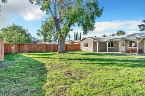 Exterior - 9135 Willowgrove Ave, Santee, CA 92071 photo 4 of 10