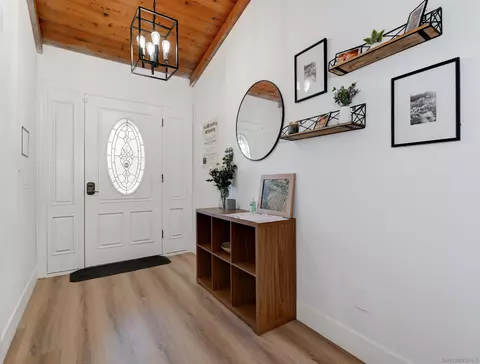 Entry Way - 2043 Vista Valle Verde Dr, Fallbrook, CA 92028 photo 3 of 3