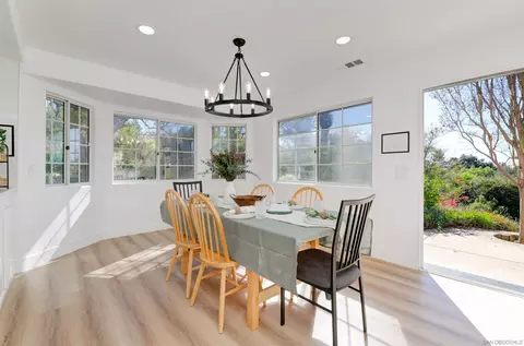 Dining - 2043 Vista Valle Verde Dr, Fallbrook, CA 92028 photo 1 of 2