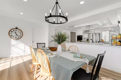 Dining - 2043 Vista Valle Verde Dr, Fallbrook, CA 92028 photo 2 of 2