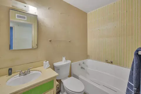 Bath - 13401 Montego Dr, Poway, CA 92064 photo 1 of 2
