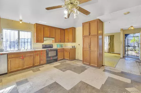 Kitchen - 13401 Montego Dr, Poway, CA 92064 photo 3 of 5