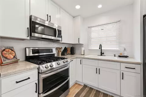 Kitchen - 9451 Stoyer Dr, Santee, CA 92071 photo 4 of 4