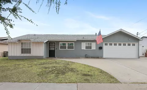 9451 Stoyer Dr, Santee, CA 92071