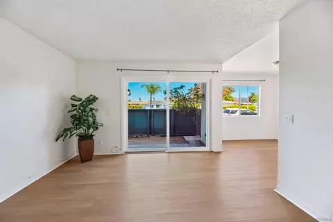 Living - 1811 E Grand Ave #169, Escondido, CA 92027 photo 2 of 3