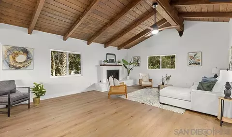 Living - 1283 Eolus Ave, Encinitas, CA 92024 photo 2 of 4