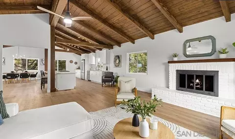 Living - 1283 Eolus Ave, Encinitas, CA 92024 photo 4 of 4