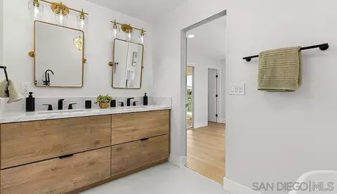 Bath - 1283 Eolus Ave, Encinitas, CA 92024 photo 1 of 3