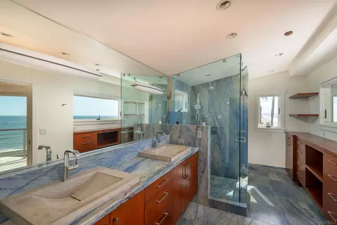 Bath - 417 Pacific Ave, Solana Beach, CA 92075 photo 1 of 2