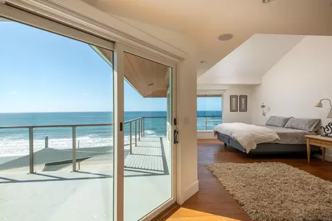 Bedroom - 417 Pacific Ave, Solana Beach, CA 92075 photo 2 of 3