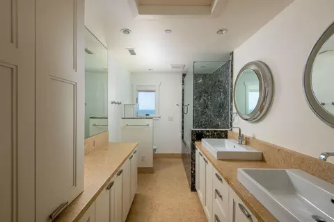 Bath - 417 Pacific Ave, Solana Beach, CA 92075 photo 2 of 2
