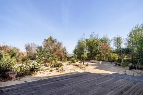 Exterior - 5665 Soledad Mountain Rd, La Jolla, CA 92037 photo 6 of 15