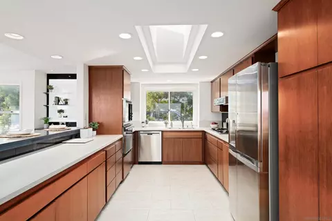 Kitchen - 5665 Soledad Mountain Rd, La Jolla, CA 92037 photo 2 of 4