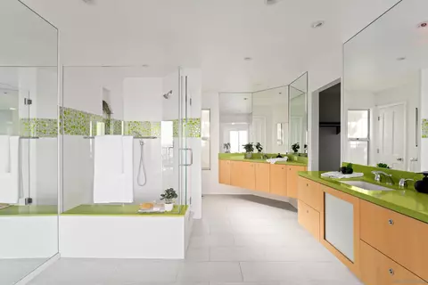 Bath - 5665 Soledad Mountain Rd, La Jolla, CA 92037 photo 3 of 4
