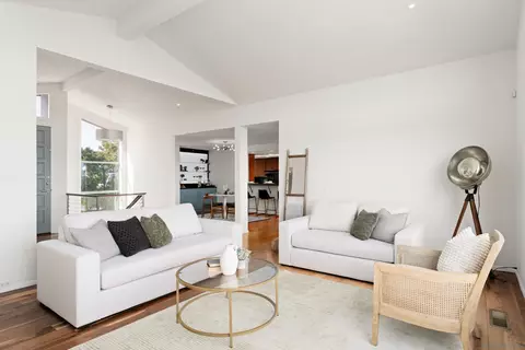 Living - 5665 Soledad Mountain Rd, La Jolla, CA 92037 photo 4 of 6