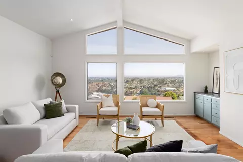 5665 Soledad Mountain Rd, La Jolla, CA 92037