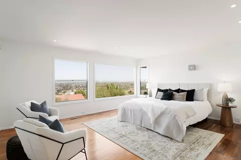 Bedroom - 5665 Soledad Mountain Rd, La Jolla, CA 92037 photo 1 of 5