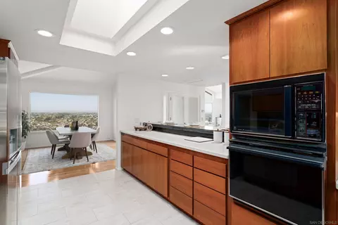 Kitchen - 5665 Soledad Mountain Rd, La Jolla, CA 92037 photo 4 of 4