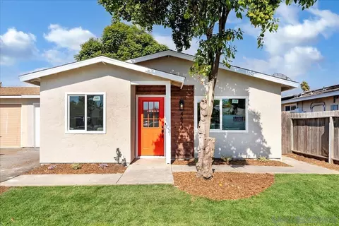Exterior - 4624 Calle De Retiro, Oceanside, CA 92057 photo 4 of 4