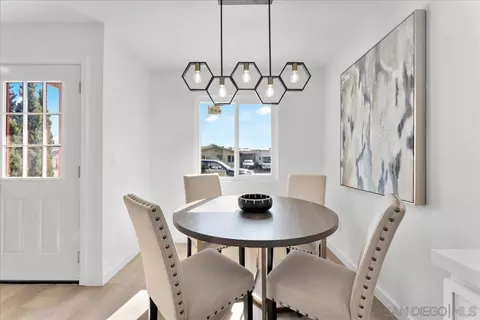 Dining - 4624 Calle De Retiro, Oceanside, CA 92057 photo 1 of 1