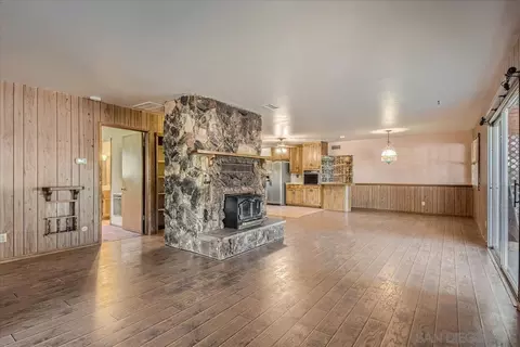 Living - 7578 Pine Blvd, Pine Valley, CA 91962 photo 3 of 6
