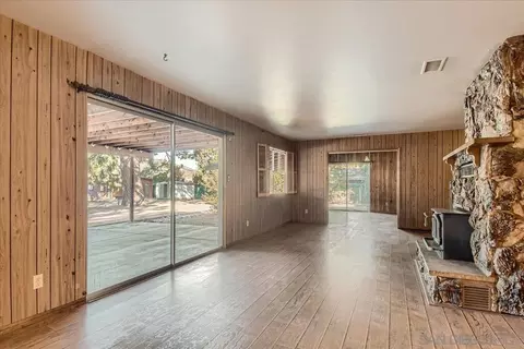 Living - 7578 Pine Blvd, Pine Valley, CA 91962 photo 5 of 6