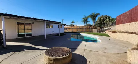 Exterior - 441 E Naples St, Chula Vista, CA 91911 photo 3 of 5