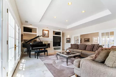 Living - 3187 Rancho Del Sol, Escondido, CA 92025 photo 4 of 7